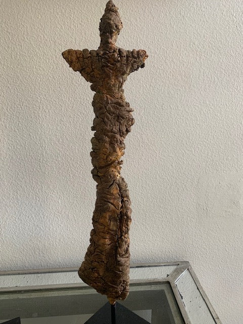 Tall abstract sculpture with a deep crackle texture made with Powertex and Easy 3Dflex